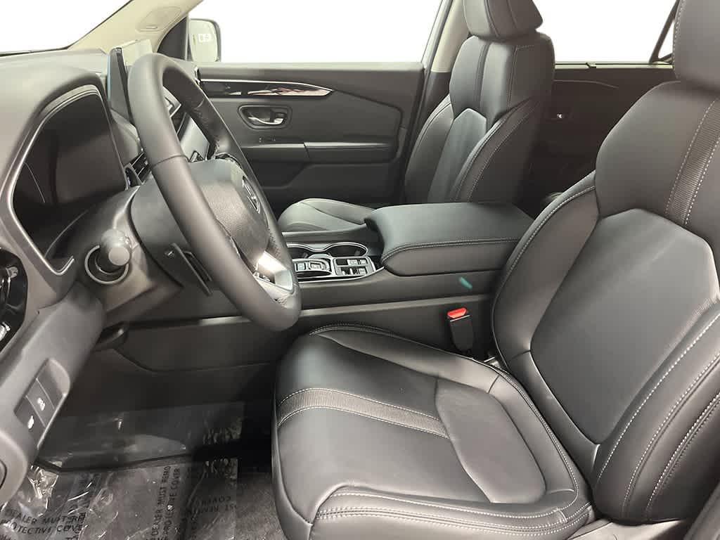 new 2025 Honda Pilot car, priced at $53,450