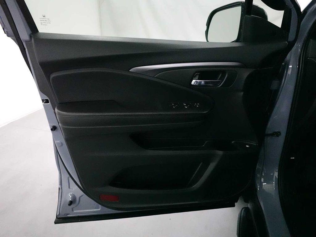 used 2022 Honda Pilot car, priced at $26,992