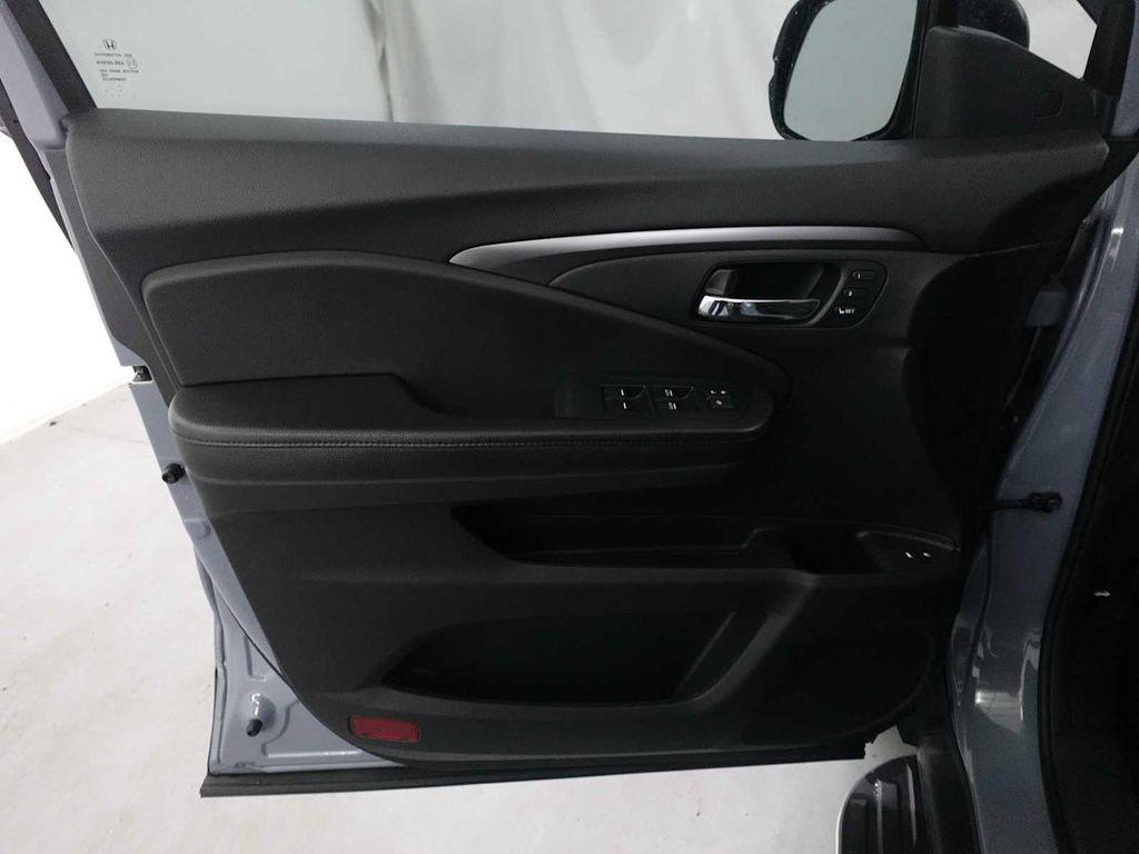 used 2022 Honda Pilot car, priced at $25,384