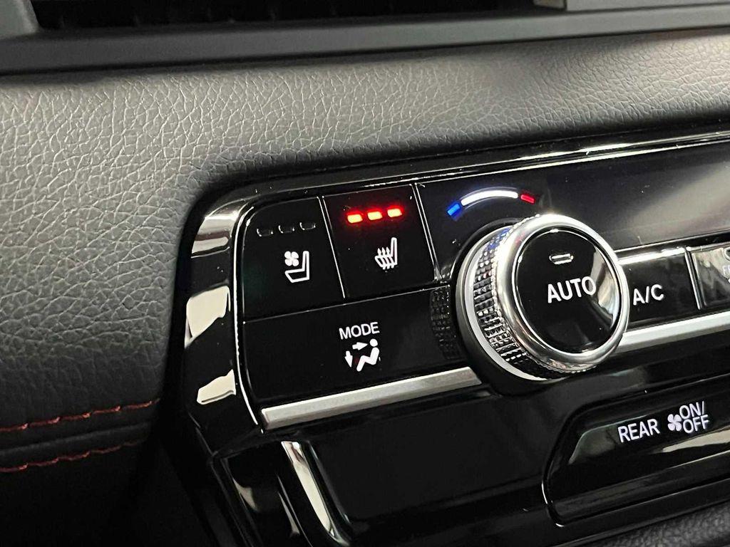 new 2025 Honda Pilot car, priced at $56,530