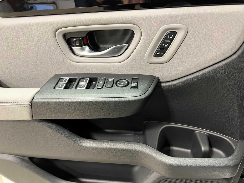 new 2025 Honda Pilot car, priced at $53,800