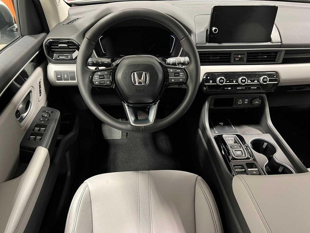 new 2025 Honda Pilot car, priced at $53,800