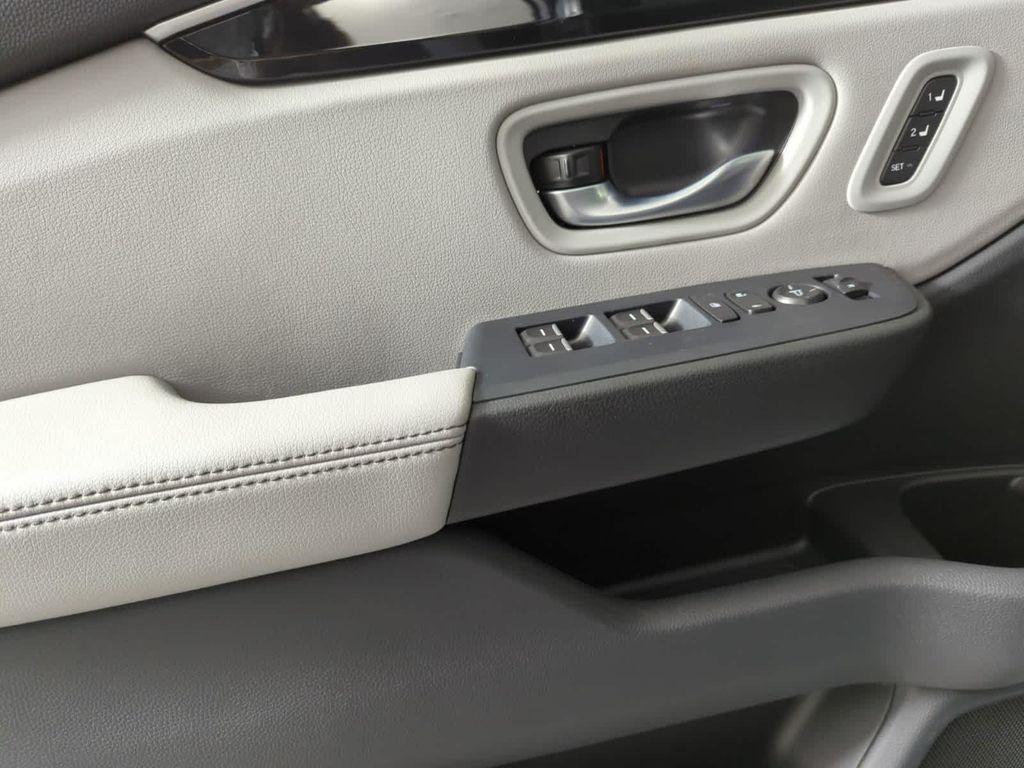 new 2025 Honda Pilot car, priced at $52,995