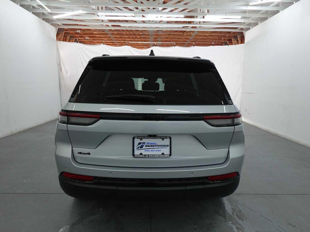 used 2024 Jeep Grand Cherokee car, priced at $24,775