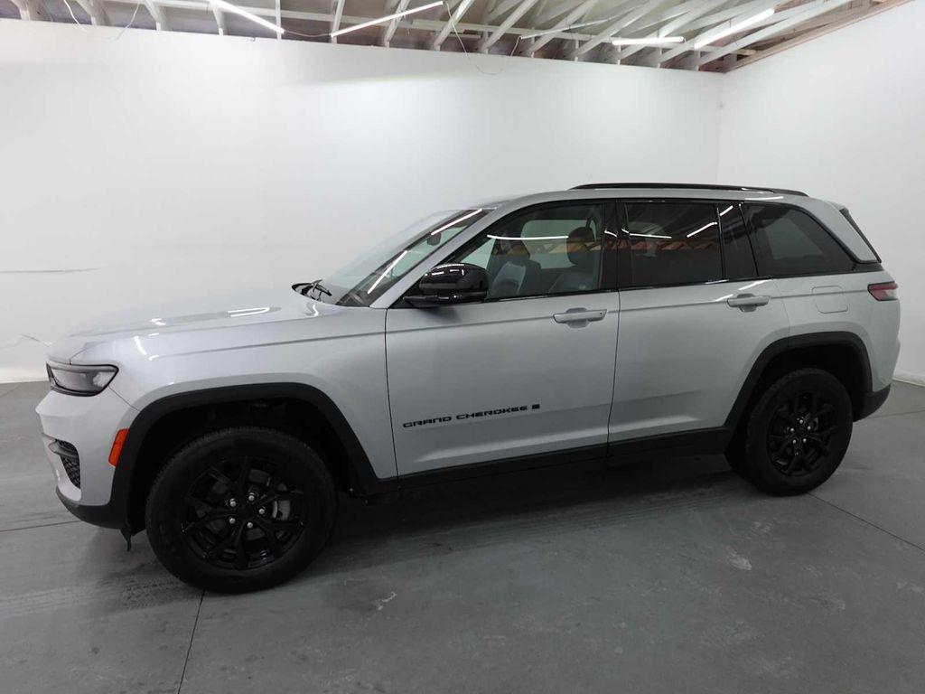 used 2024 Jeep Grand Cherokee car, priced at $24,775