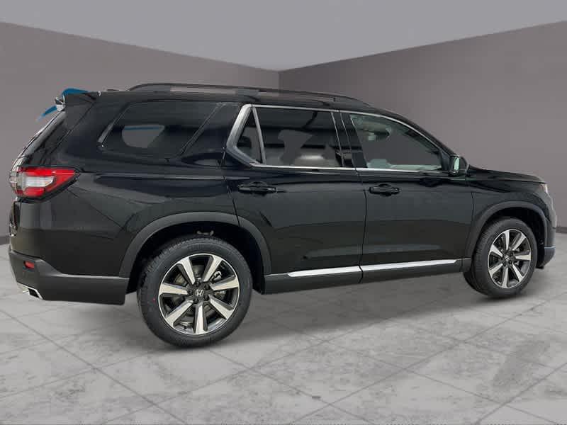 new 2025 Honda Pilot car, priced at $54,575