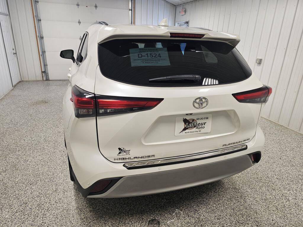 used 2020 Toyota Highlander car, priced at $27,995