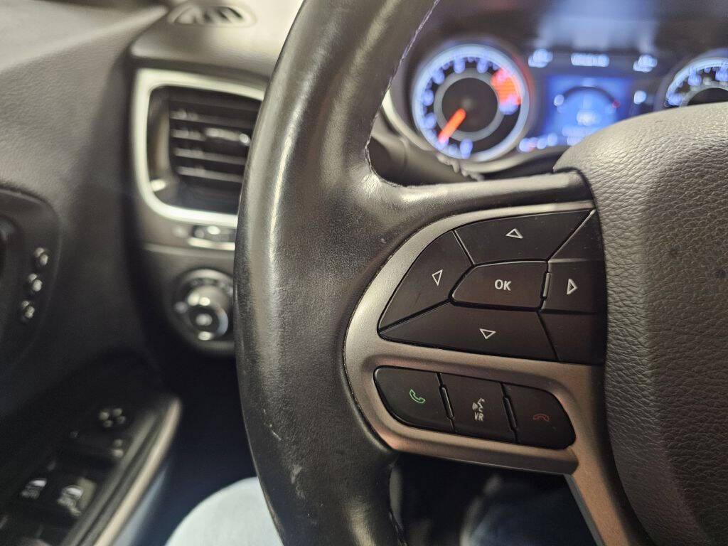 used 2019 Jeep Cherokee car, priced at $16,995