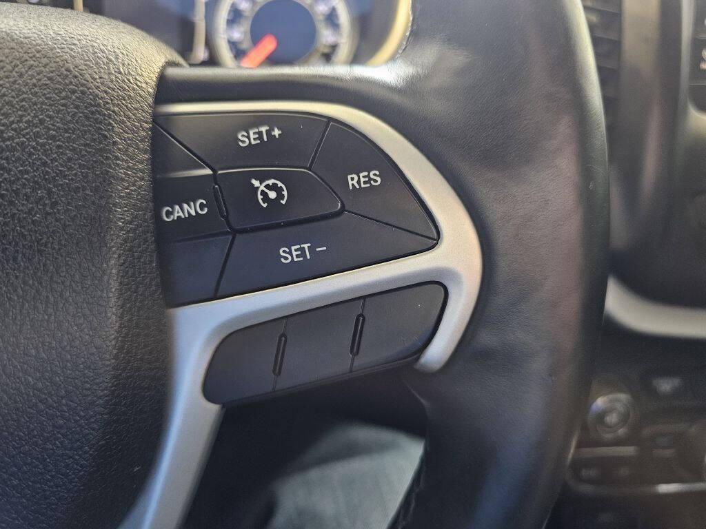 used 2014 Jeep Cherokee car, priced at $4,995