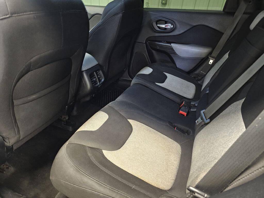 used 2014 Jeep Cherokee car, priced at $4,995