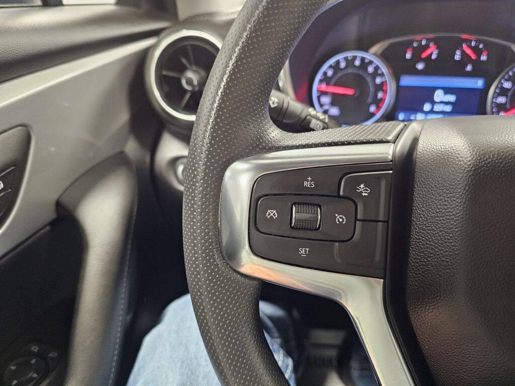 used 2025 Chevrolet Blazer car, priced at $24,995