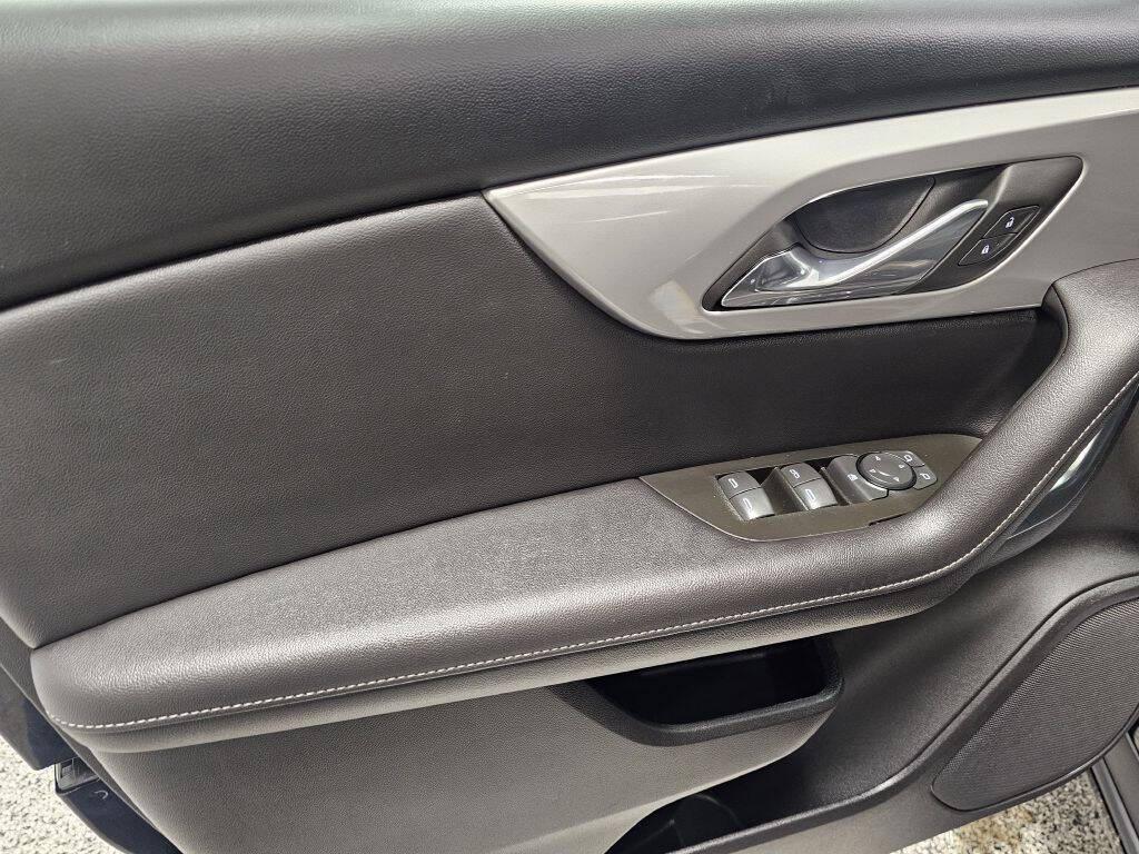 used 2025 Chevrolet Blazer car, priced at $24,995