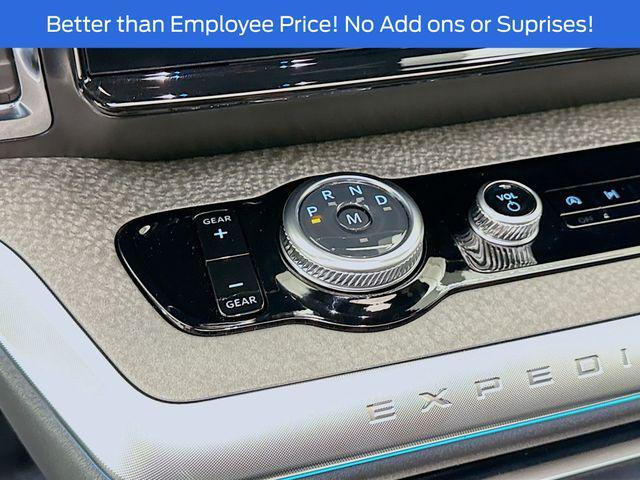 new 2025 Ford Expedition car, priced at $78,092