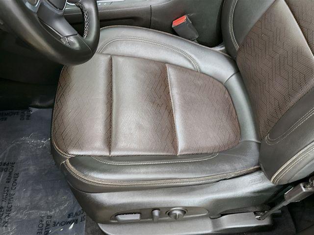 used 2023 Chevrolet Traverse car, priced at $27,555