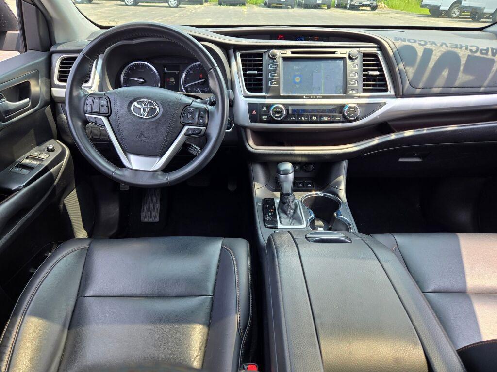 used 2019 Toyota Highlander car, priced at $23,950