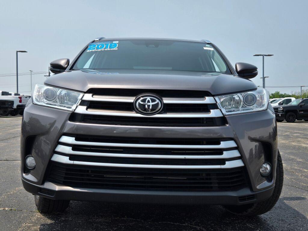 used 2019 Toyota Highlander car, priced at $23,950