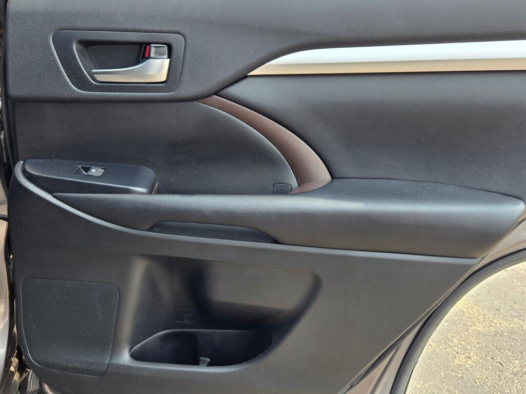 used 2019 Toyota Highlander car, priced at $23,950