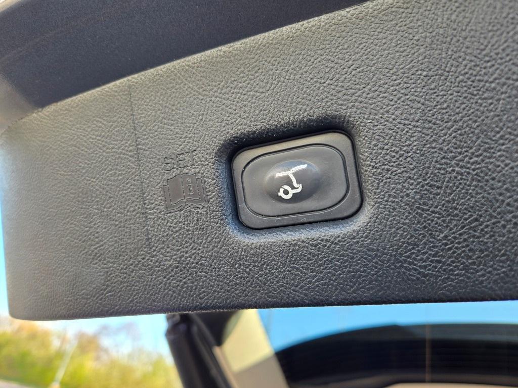 used 2022 Lincoln Nautilus car, priced at $32,700