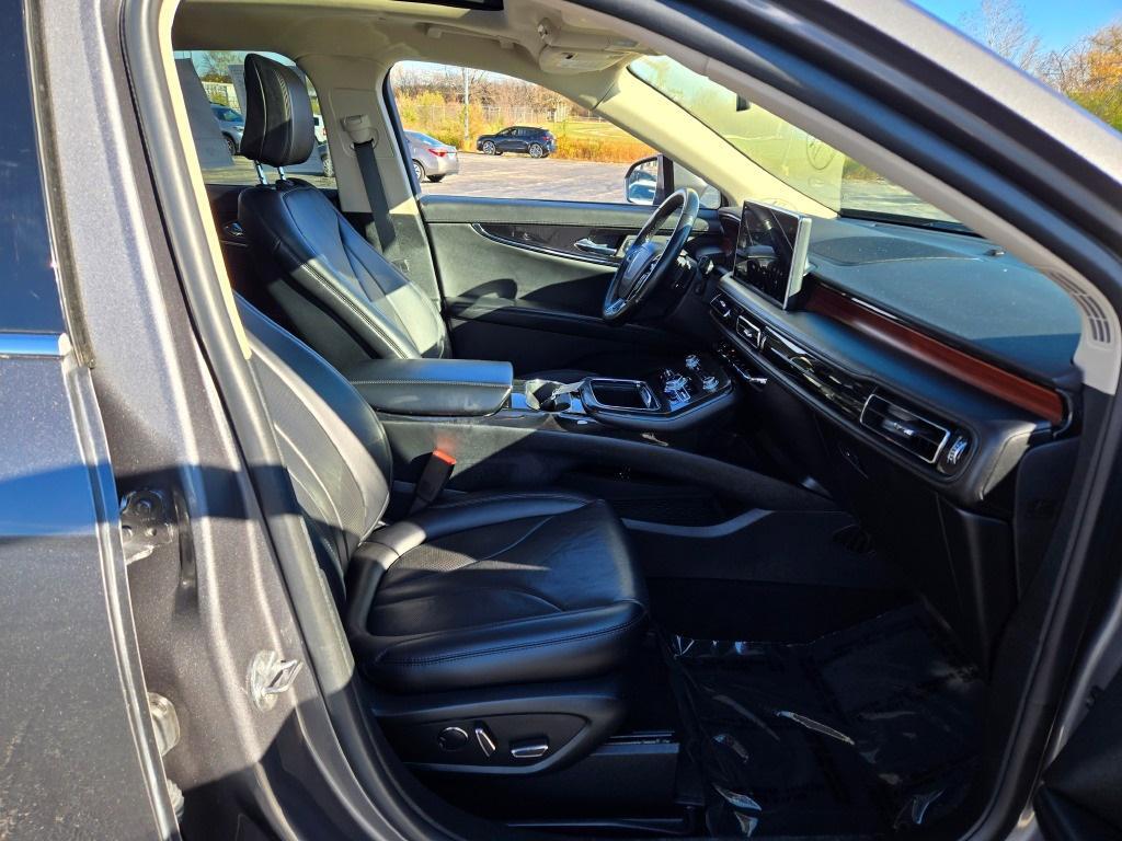 used 2022 Lincoln Nautilus car, priced at $32,700