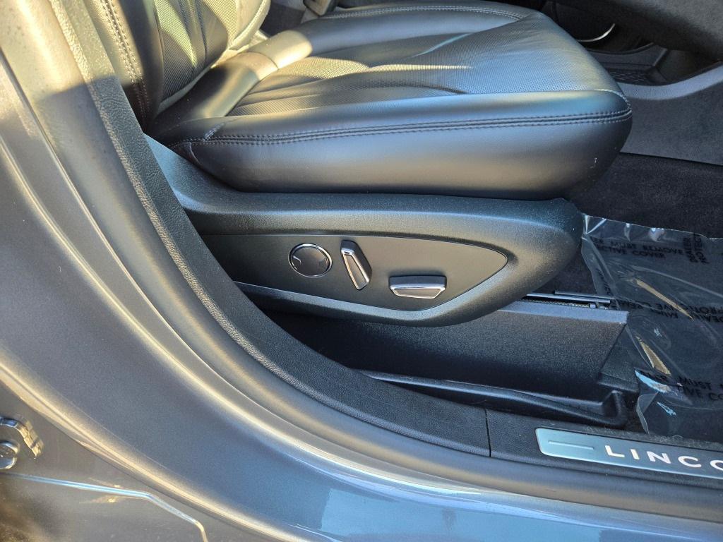 used 2022 Lincoln Nautilus car, priced at $32,700