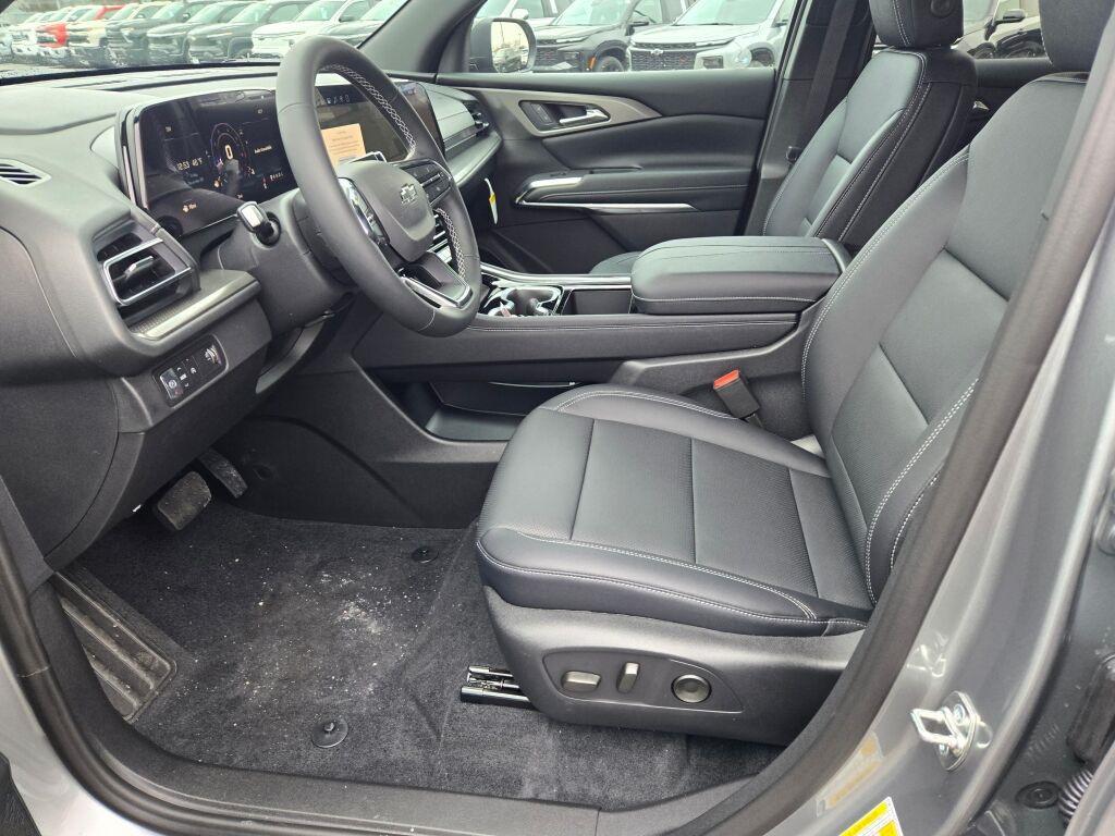 new 2026 Chevrolet Traverse car, priced at $42,497