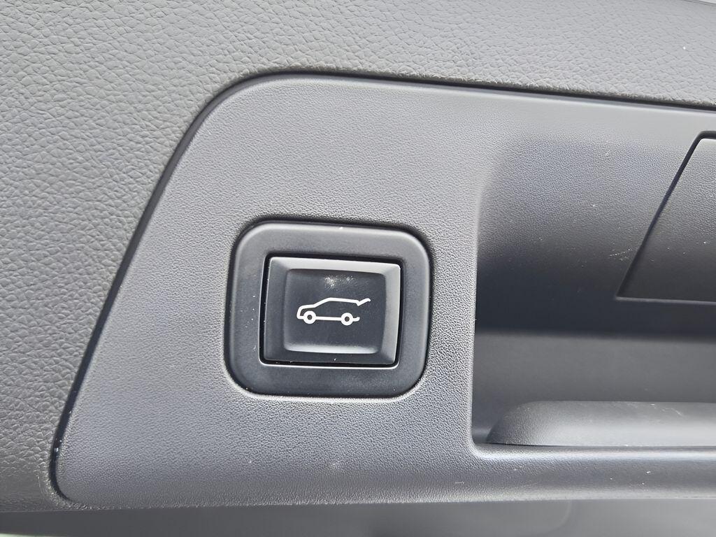 used 2022 Buick Envision car, priced at $23,450