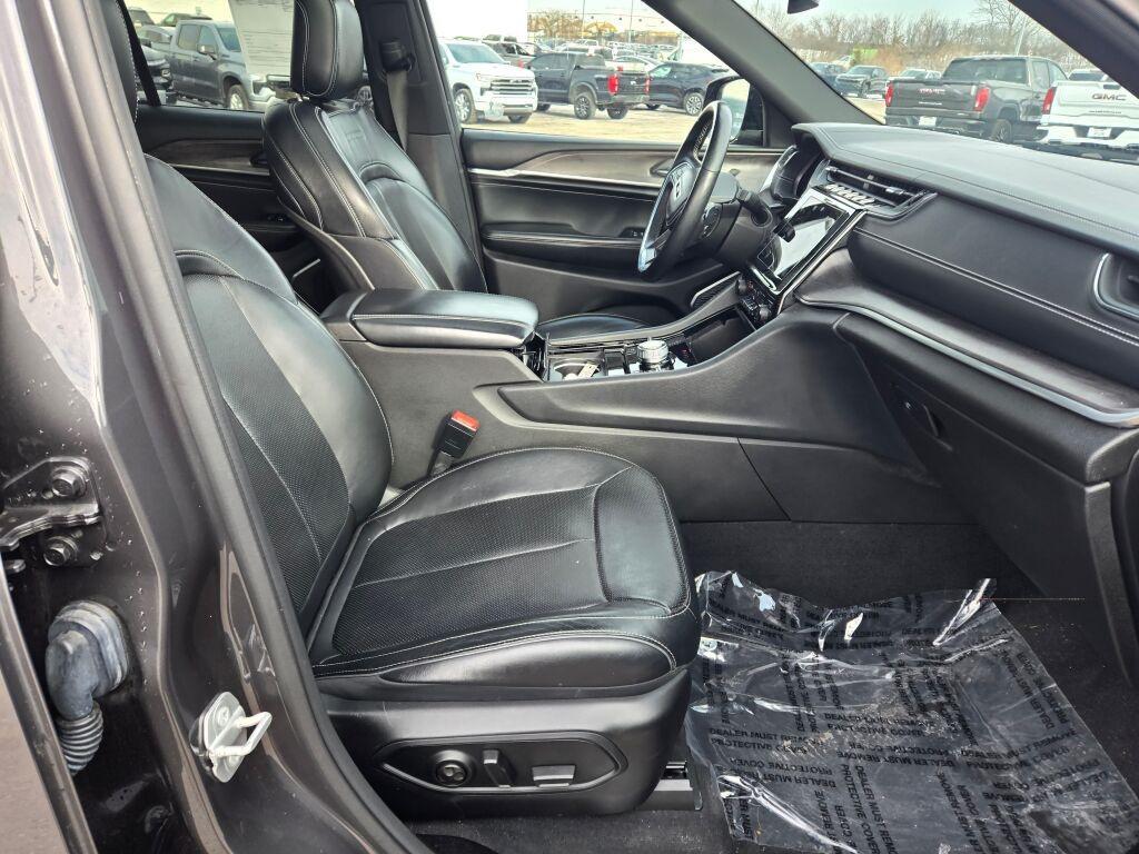 used 2022 Jeep Grand Cherokee car, priced at $32,900