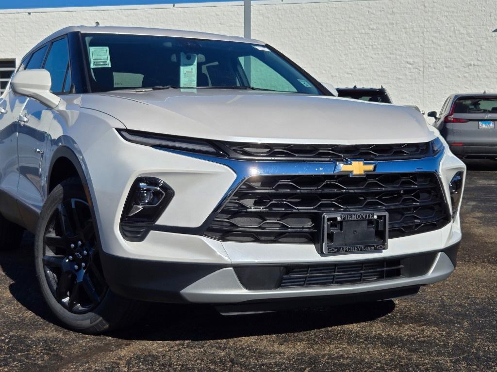 new 2025 Chevrolet Blazer car, priced at $35,594