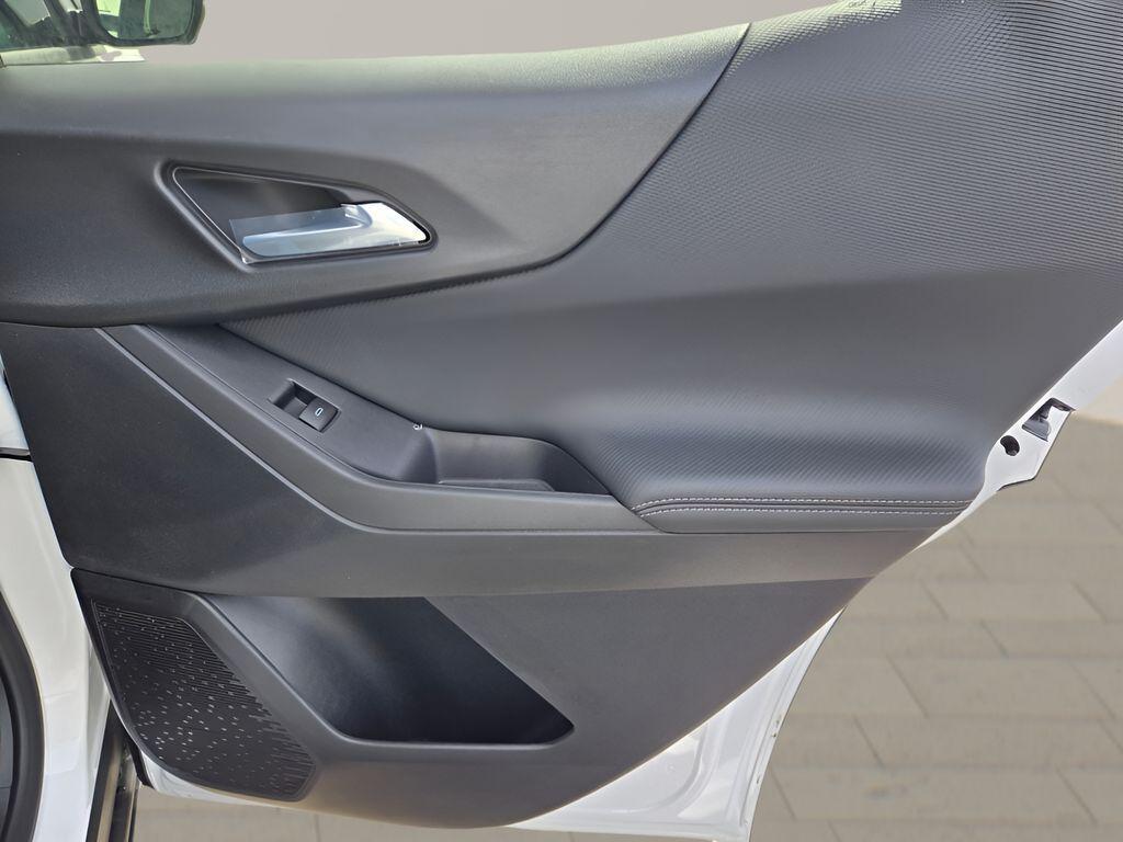 new 2026 Chevrolet Equinox car, priced at $37,360