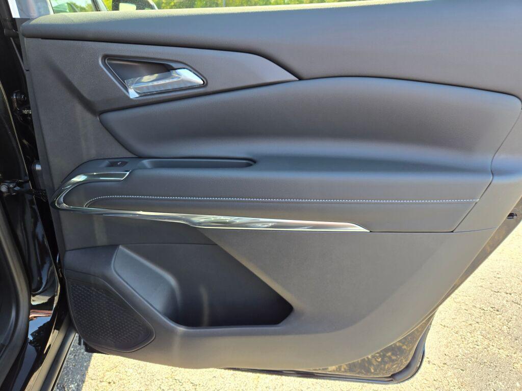 new 2026 Chevrolet Traverse car, priced at $37,932