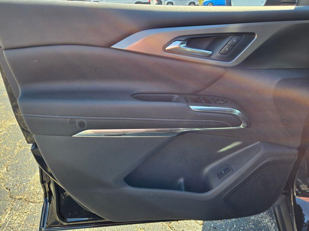 new 2026 Chevrolet Traverse car, priced at $37,932