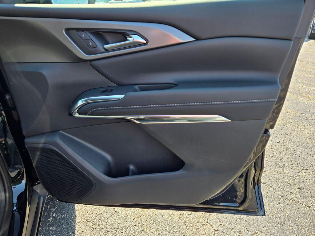 new 2026 Chevrolet Traverse car, priced at $37,932