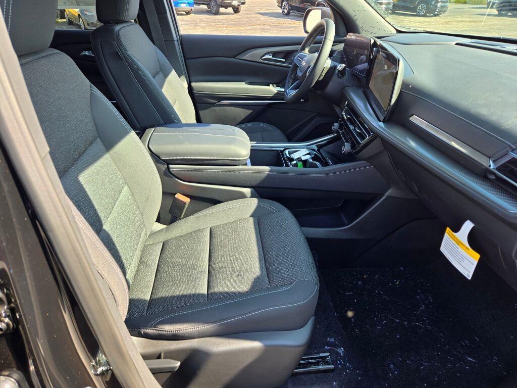 new 2026 Chevrolet Traverse car, priced at $37,932