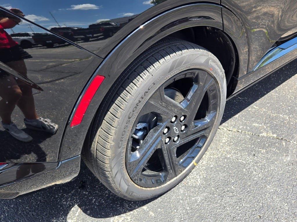 new 2025 Chevrolet Equinox EV car, priced at $38,914