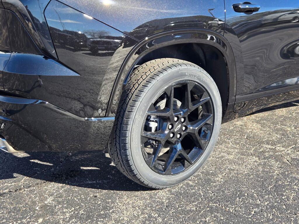 new 2026 Chevrolet Traverse car, priced at $55,003