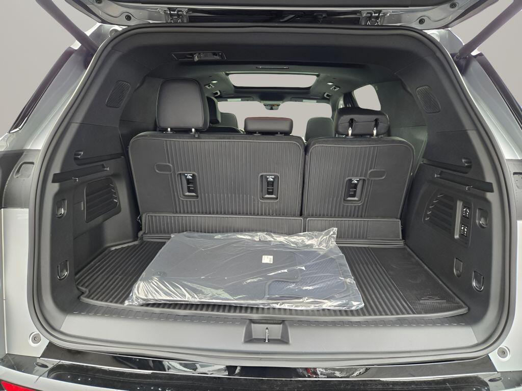new 2026 Chevrolet Traverse car, priced at $54,091