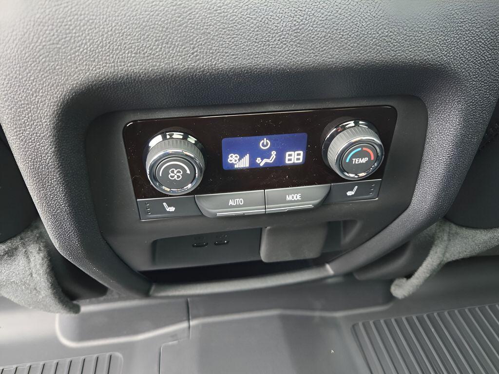 new 2026 Chevrolet Traverse car, priced at $54,091