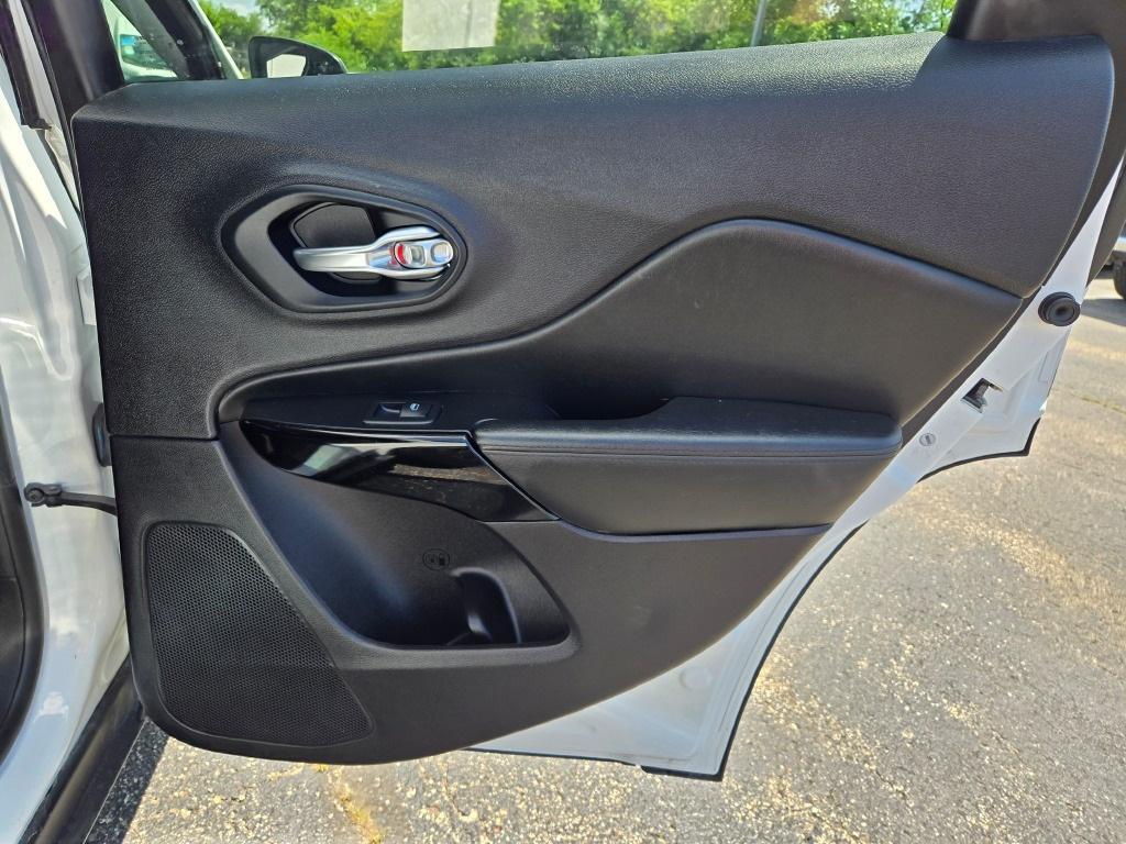 used 2021 Jeep Cherokee car, priced at $16,400