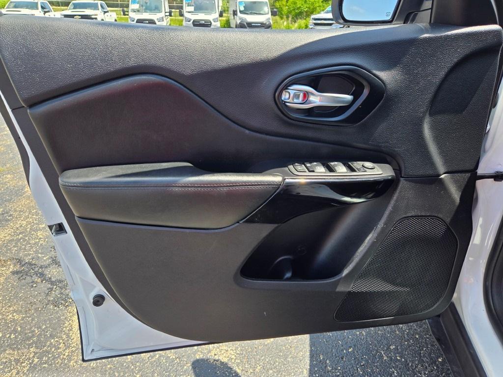 used 2021 Jeep Cherokee car, priced at $16,400