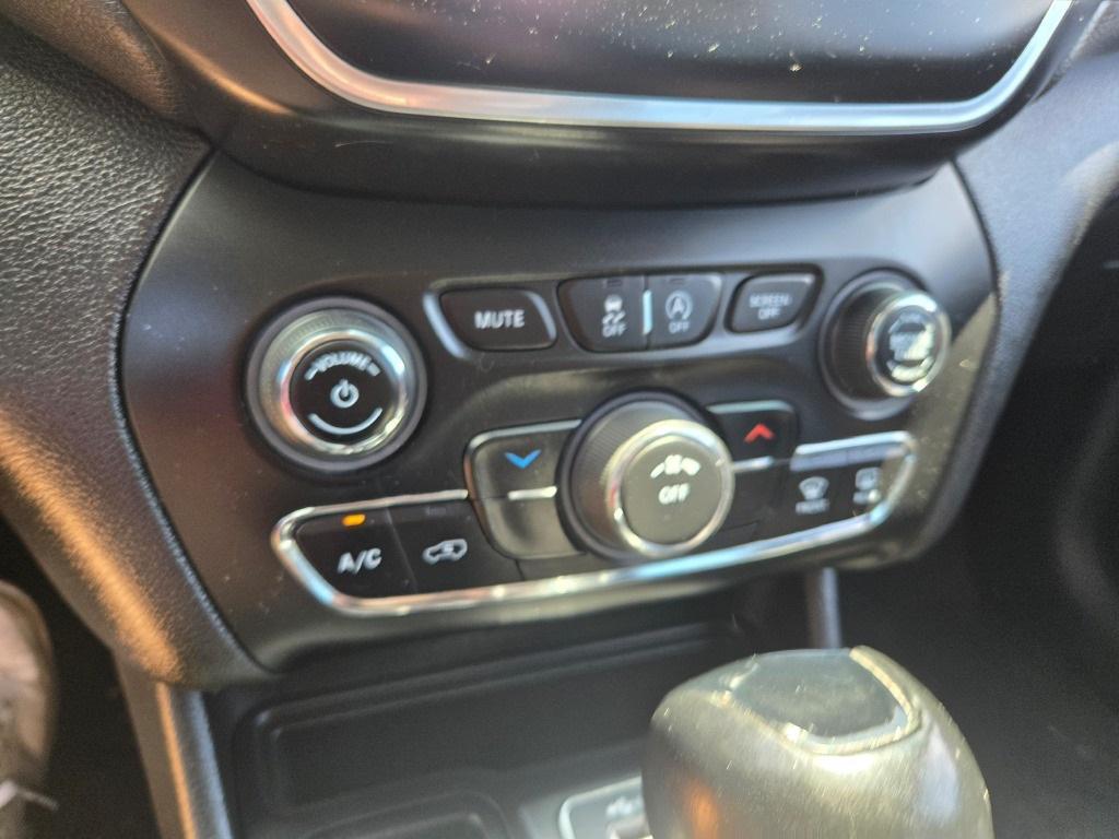 used 2021 Jeep Cherokee car, priced at $16,400