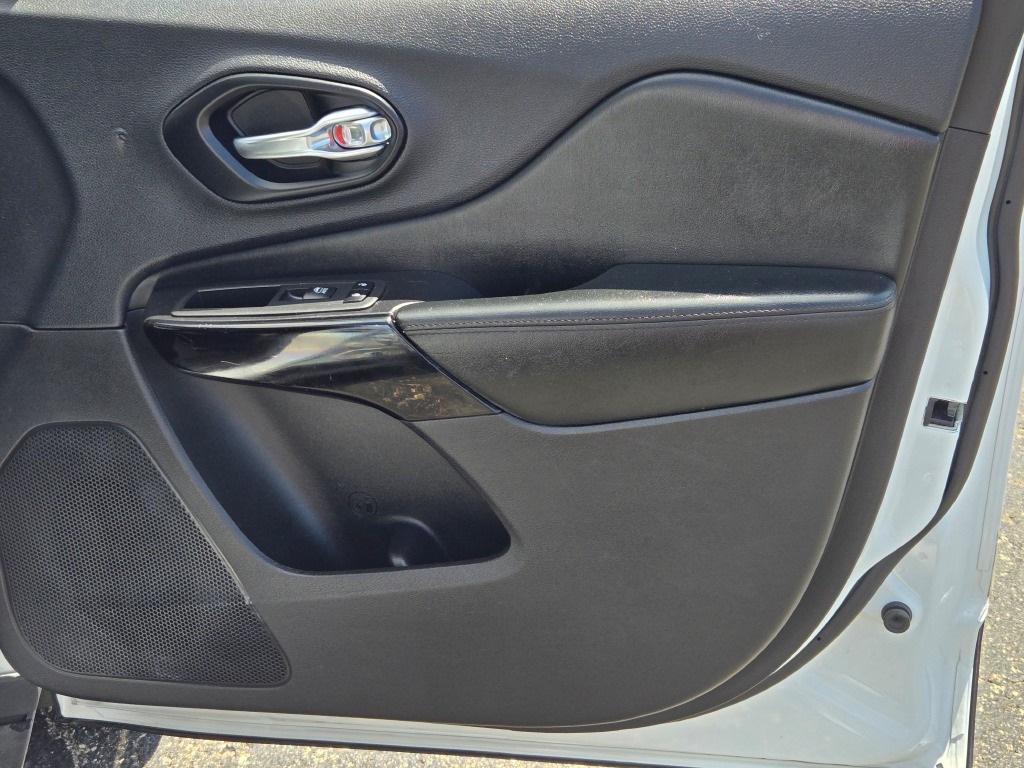 used 2021 Jeep Cherokee car, priced at $16,400