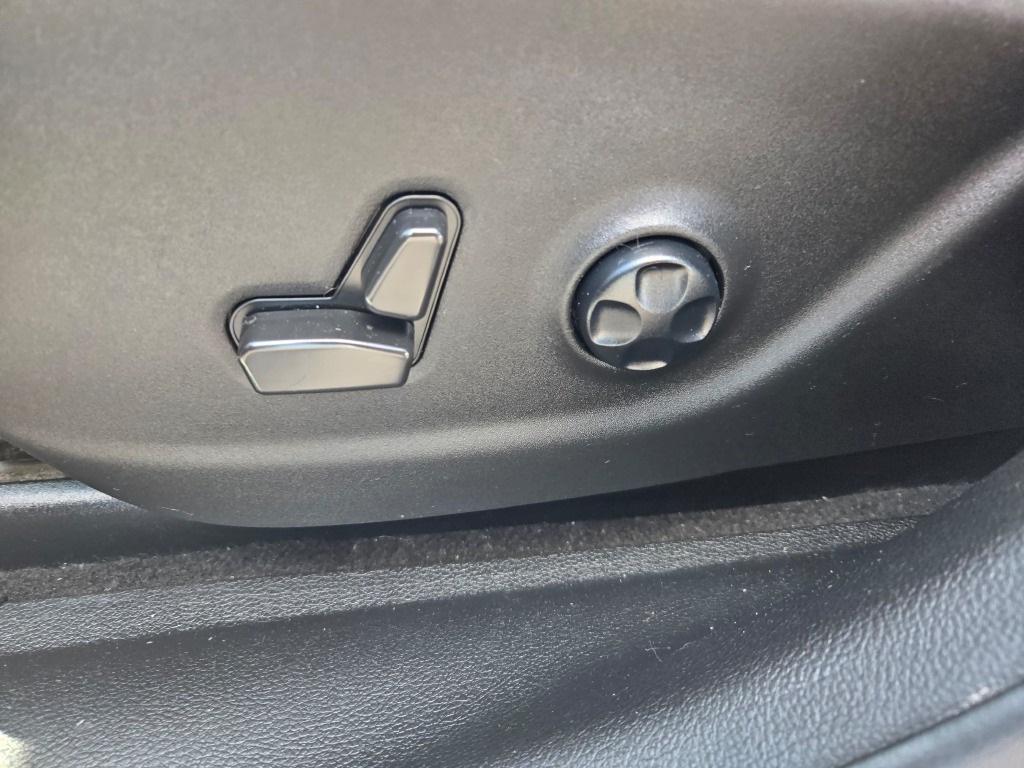 used 2021 Jeep Cherokee car, priced at $16,400