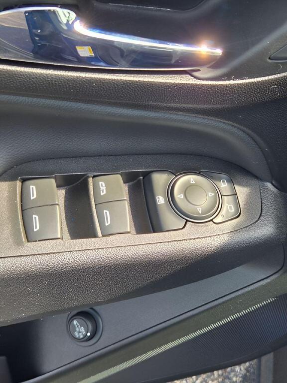 used 2022 Chevrolet Equinox car, priced at $18,950