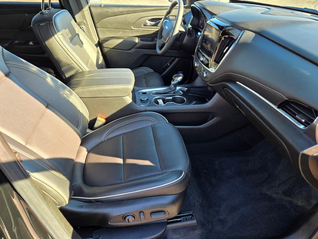 used 2022 Chevrolet Traverse car, priced at $29,950