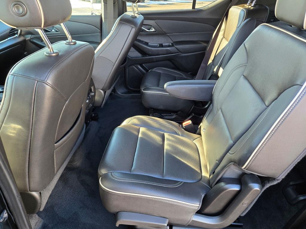 used 2022 Chevrolet Traverse car, priced at $29,950