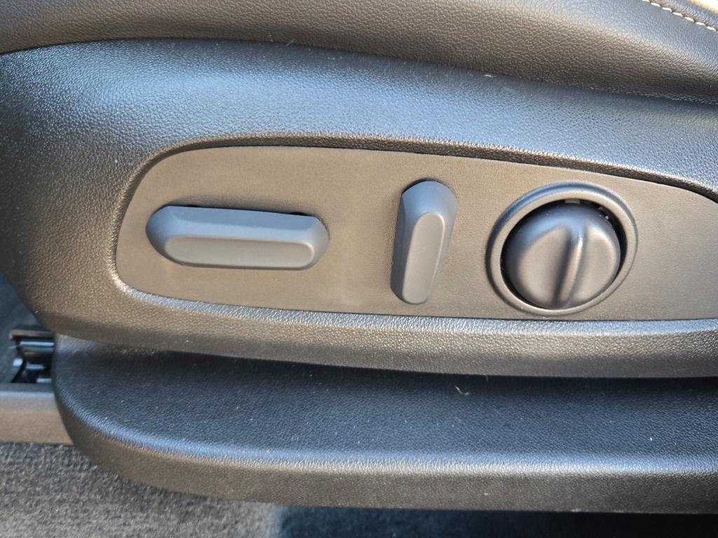 used 2022 Chevrolet Traverse car, priced at $29,950