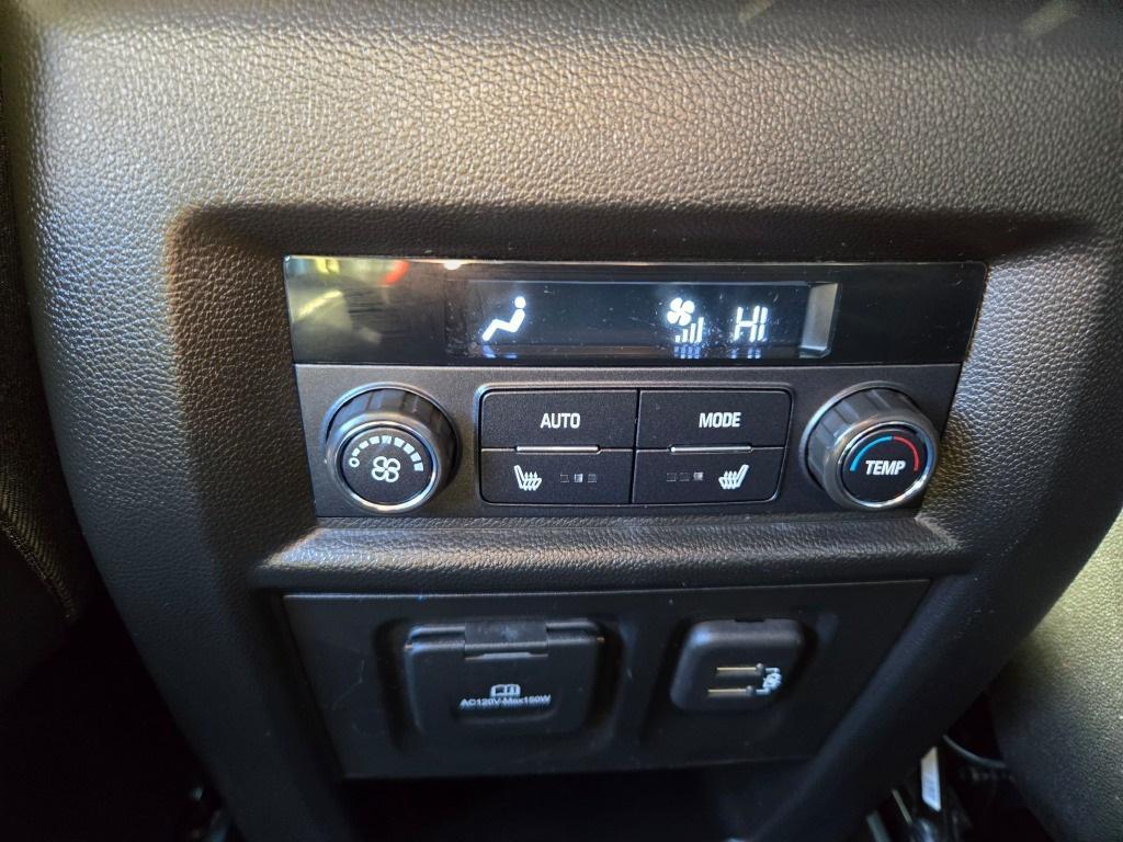 used 2022 Chevrolet Traverse car, priced at $29,950