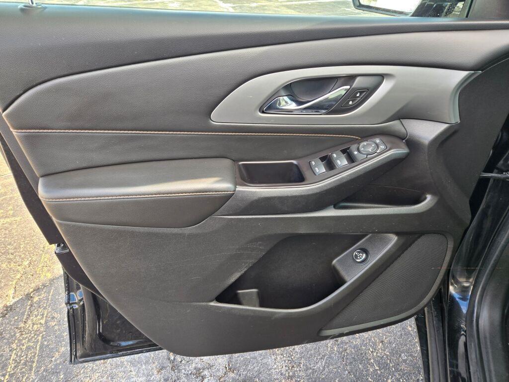 used 2020 Chevrolet Traverse car, priced at $21,525
