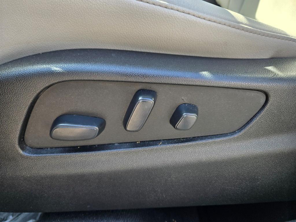 used 2021 Cadillac XT4 car, priced at $24,300