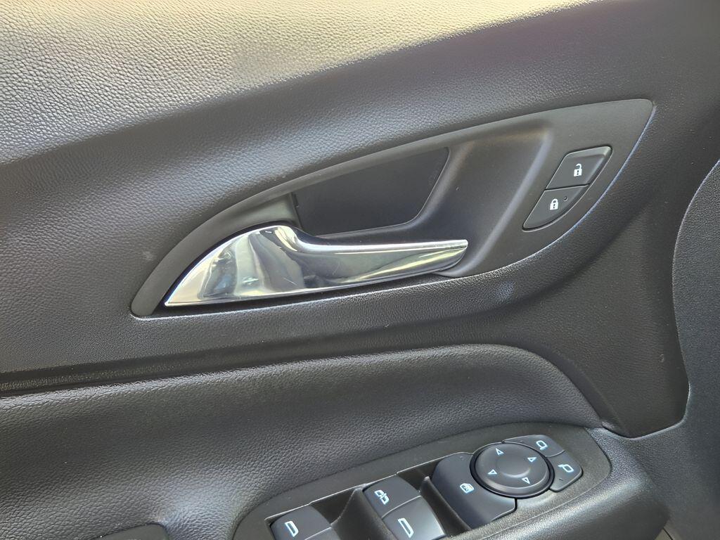 used 2023 Chevrolet Equinox car, priced at $20,990